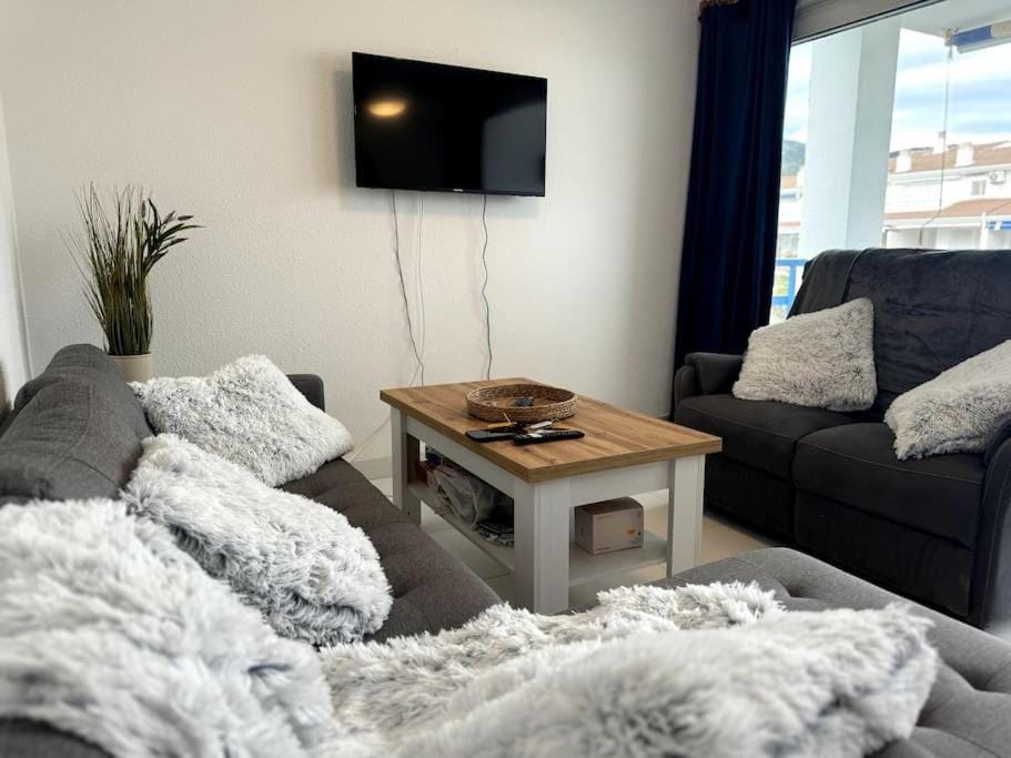 Luxury 2-Bed Marina Apartment Apartment in Alcossebre