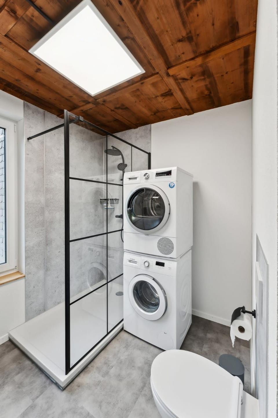 Shower, Toilet, Bathroom, washing machine, dryer