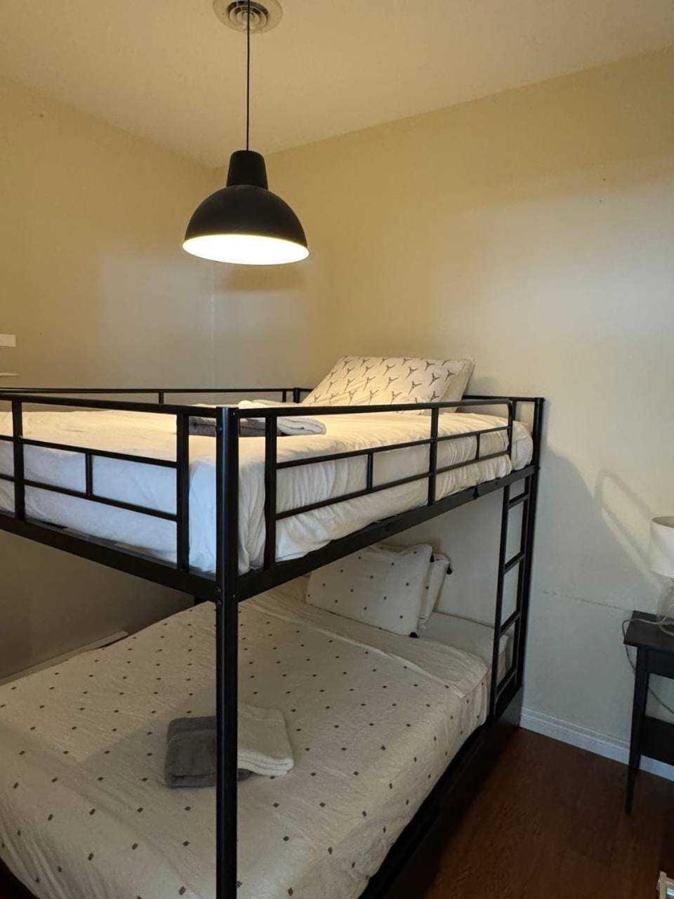 Family Friendly Downtown Loft with AC, Unit 5 Apartment in Dartmouth