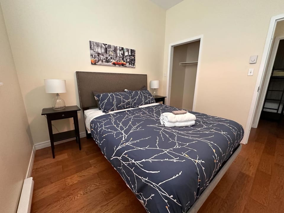 Family Friendly Downtown Loft with AC, Unit 5 Apartment in Dartmouth
