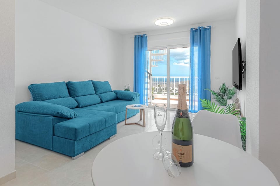 Living room, Lounge or bar, Seating area, Dining area