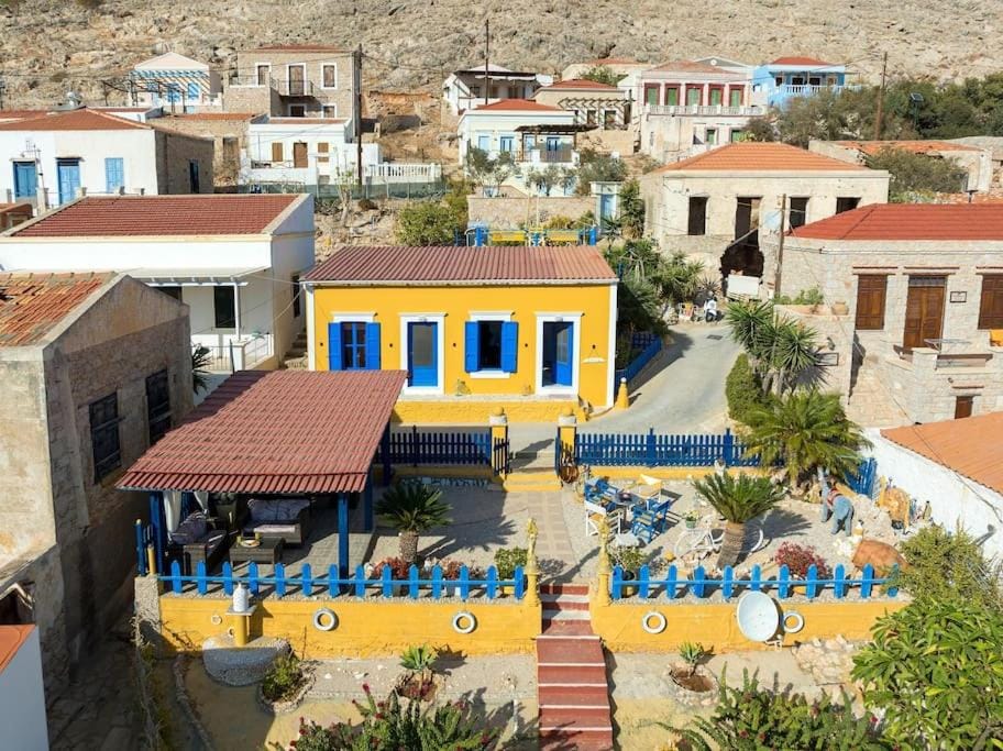 Yellow Oasis traditional home with sea view House in Decentralized Administration of the Aegean