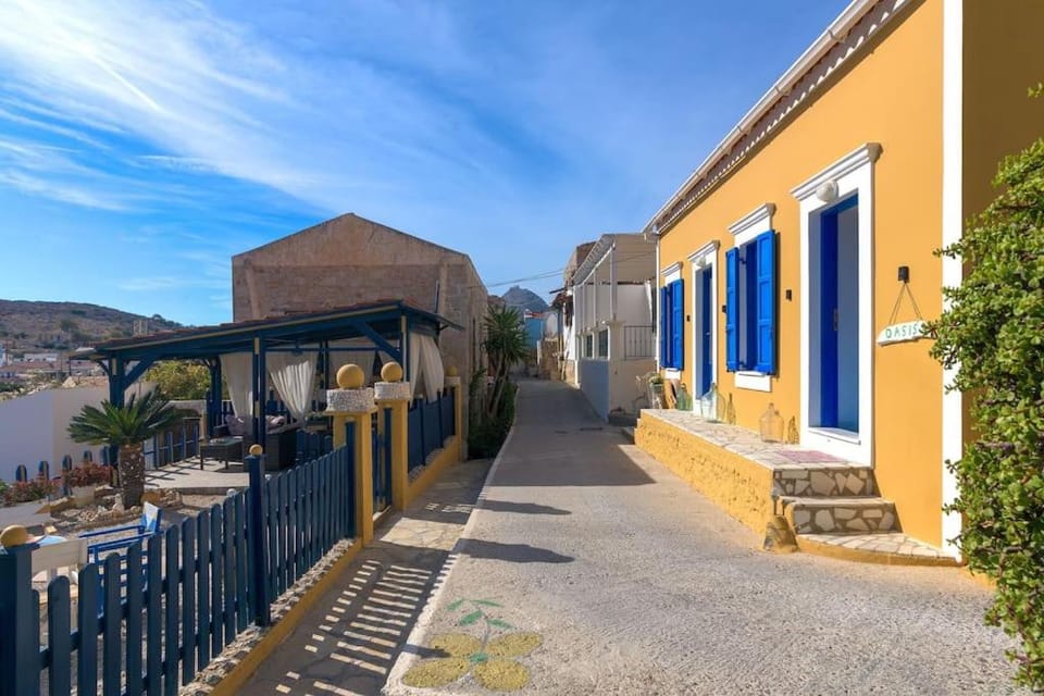 Yellow Oasis traditional home with sea view House in Decentralized Administration of the Aegean