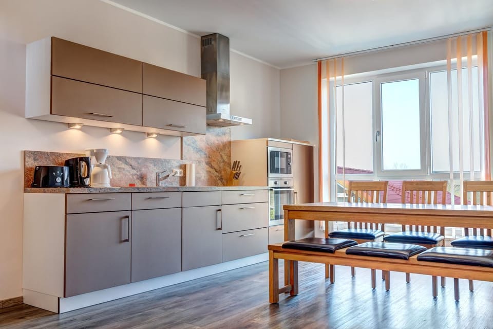 Kitchen or kitchenette, Dining area, dishwasher, pet friendly, stove, toaster
