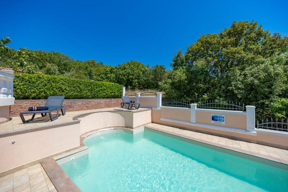 Pool view, Swimming pool