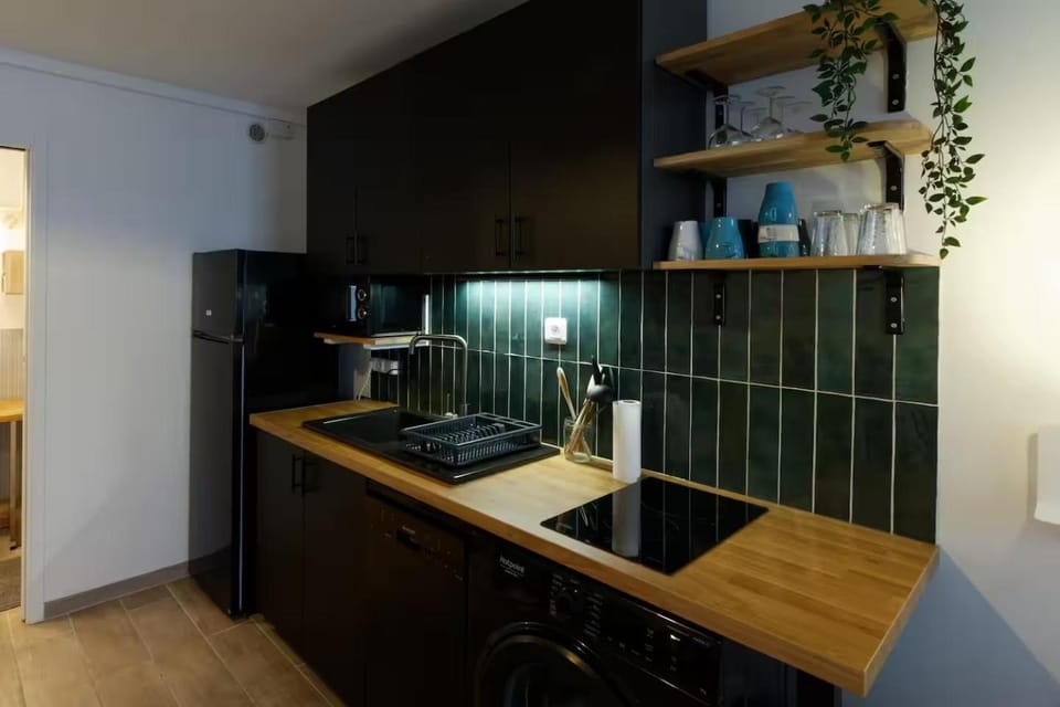 Manon, 2 ch, parking, Tram Croix d'argent au pied, Sleep-in-Montpellier Apartment in Lattes