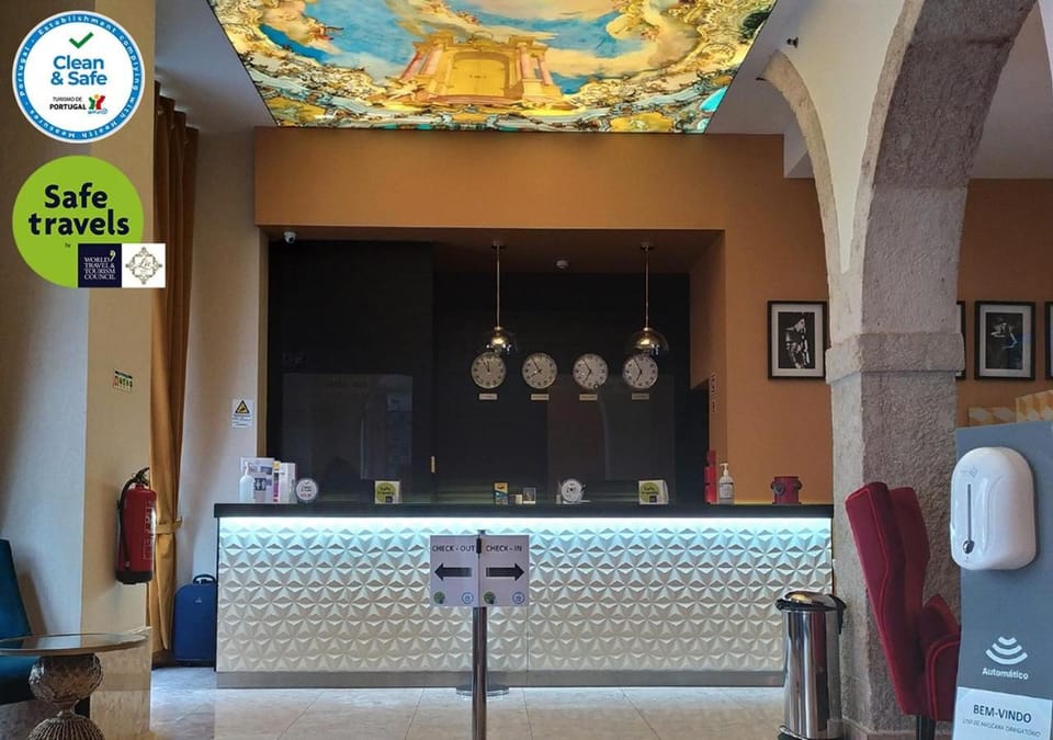Lobby or reception, Certificate/Award