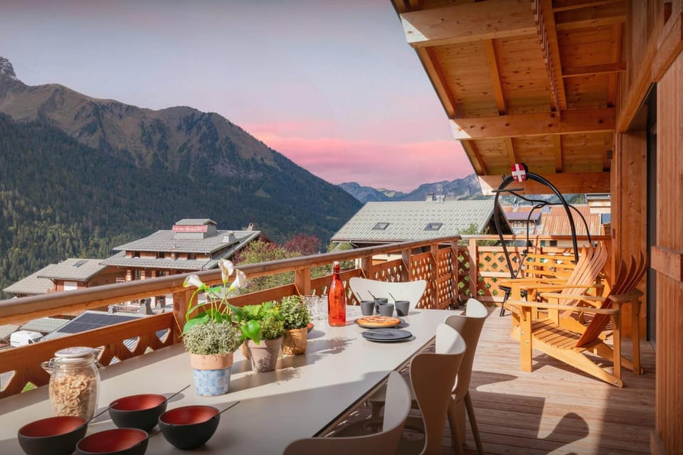 Day, Natural landscape, View (from property/room), Balcony/Terrace, Mountain view