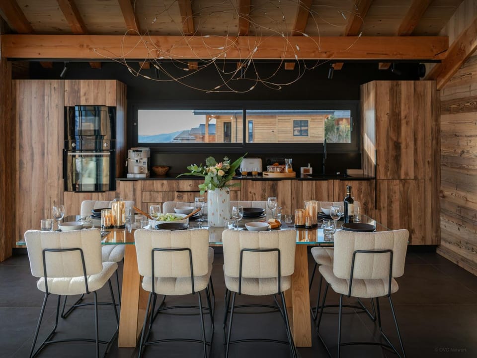 Dining area, kitchen