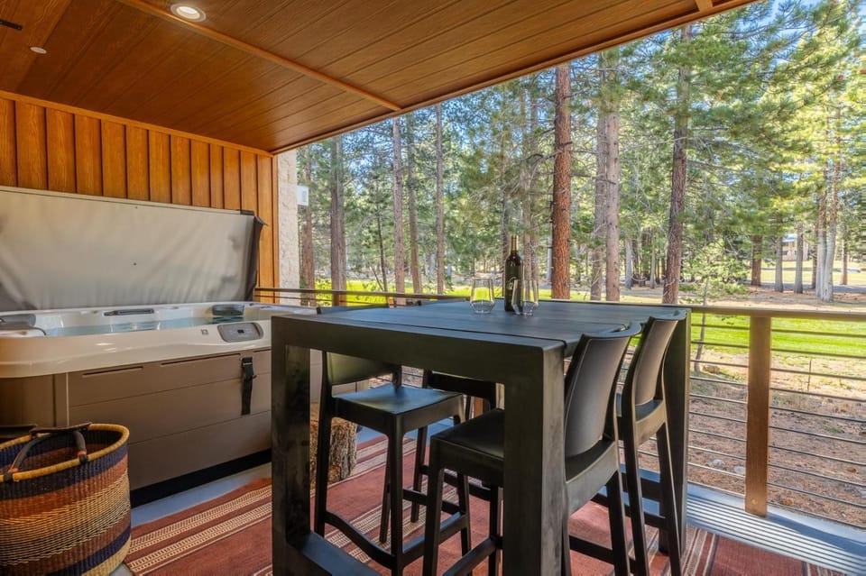 Obsidian 170 House in Mammoth Lakes
