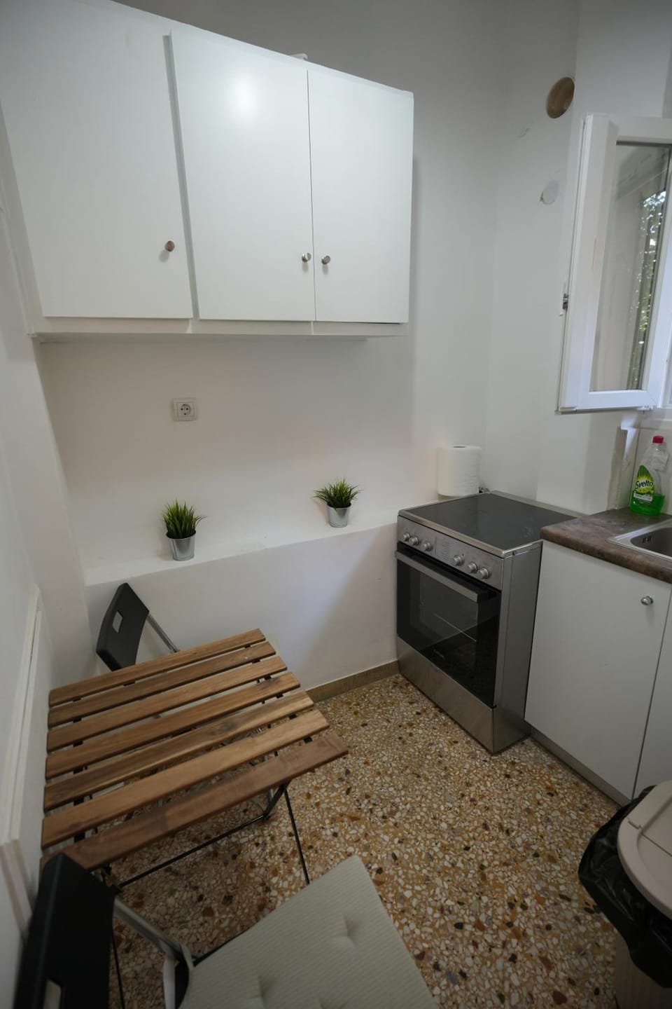 Kitchen or kitchenette, Dining area, oven, stove