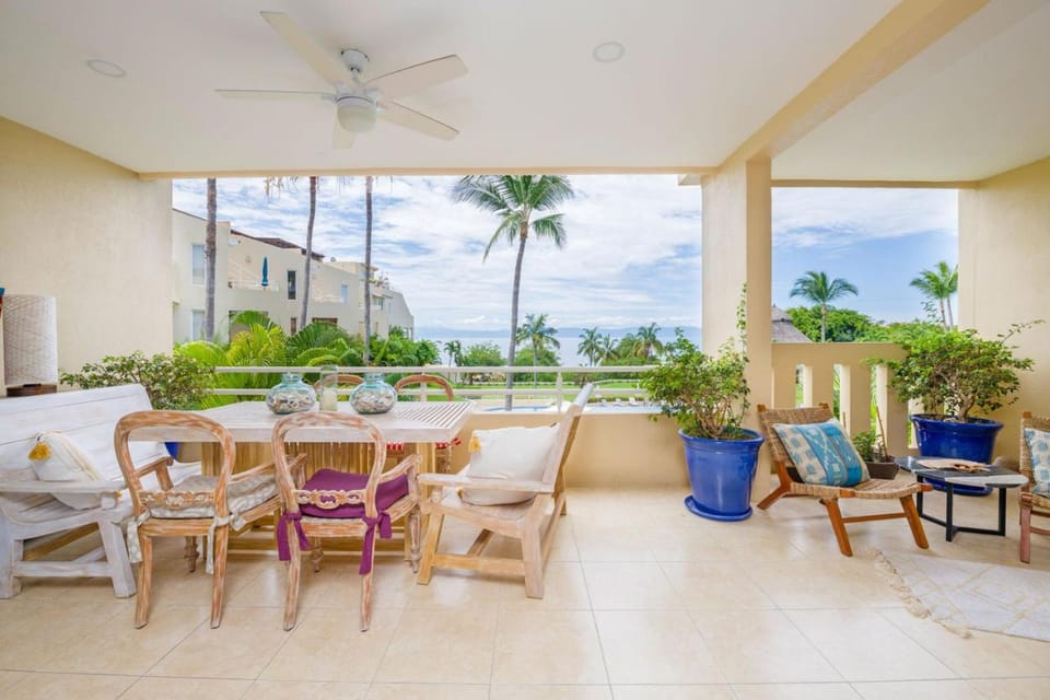 Condo Seabreeze - Beachfront By Mita Residential Apartment in Punta Mita