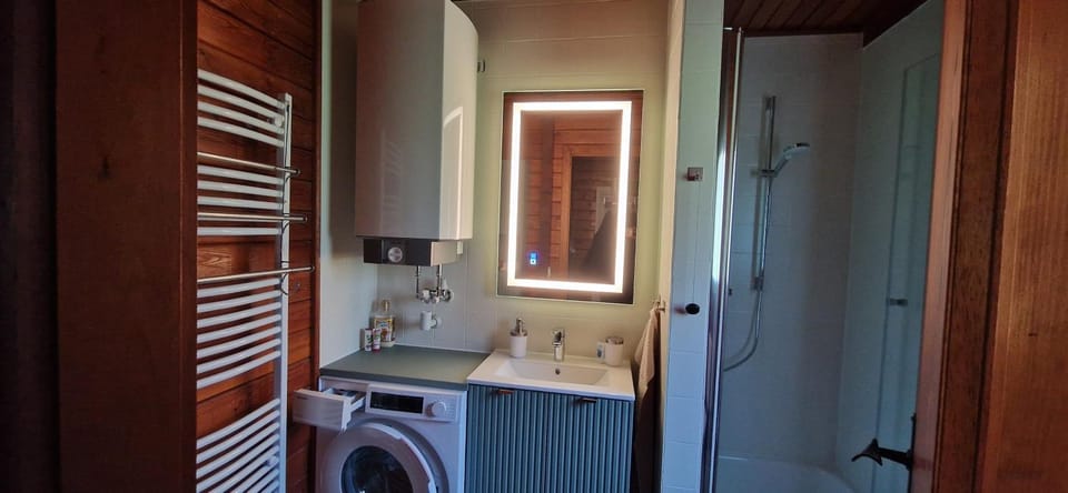 Shower, Bathroom, washing machine