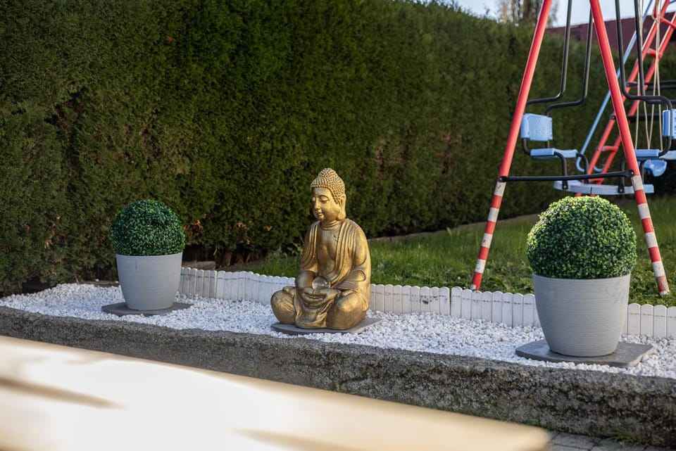Garden, Garden view