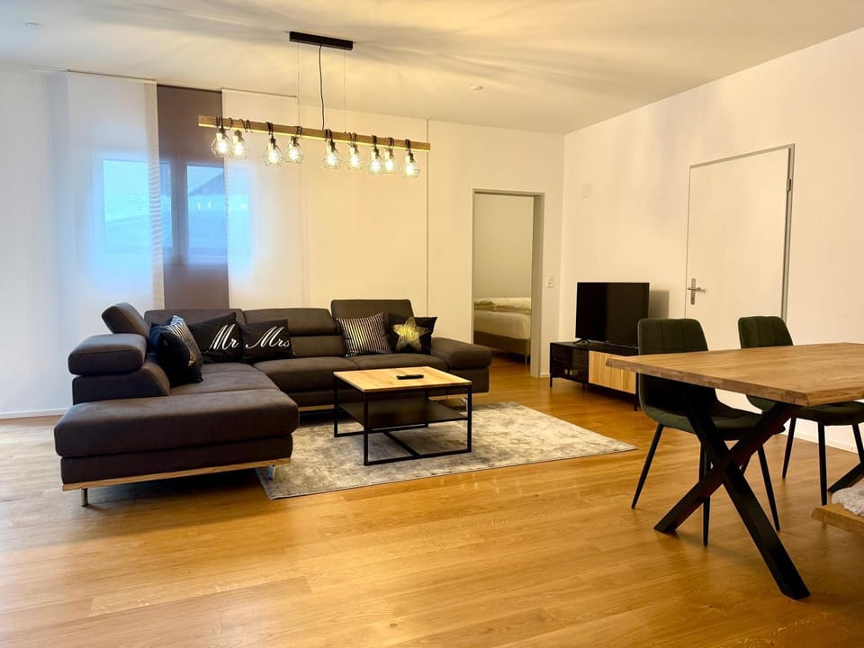 Living room, Seating area, Dining area