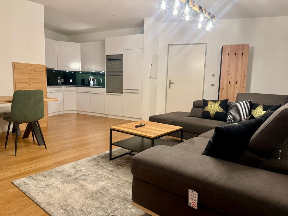 Kitchen or kitchenette, Living room, Seating area, Dining area