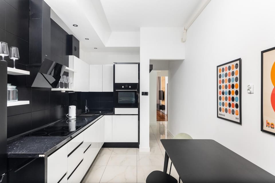 Kitchen or kitchenette, Dining area, oven, stove