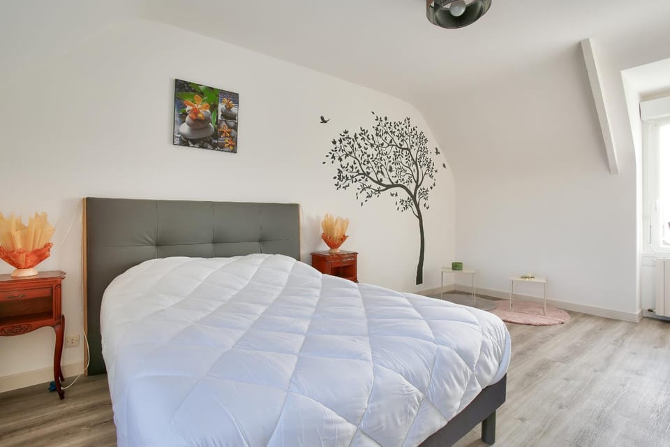 Bed, Bedroom