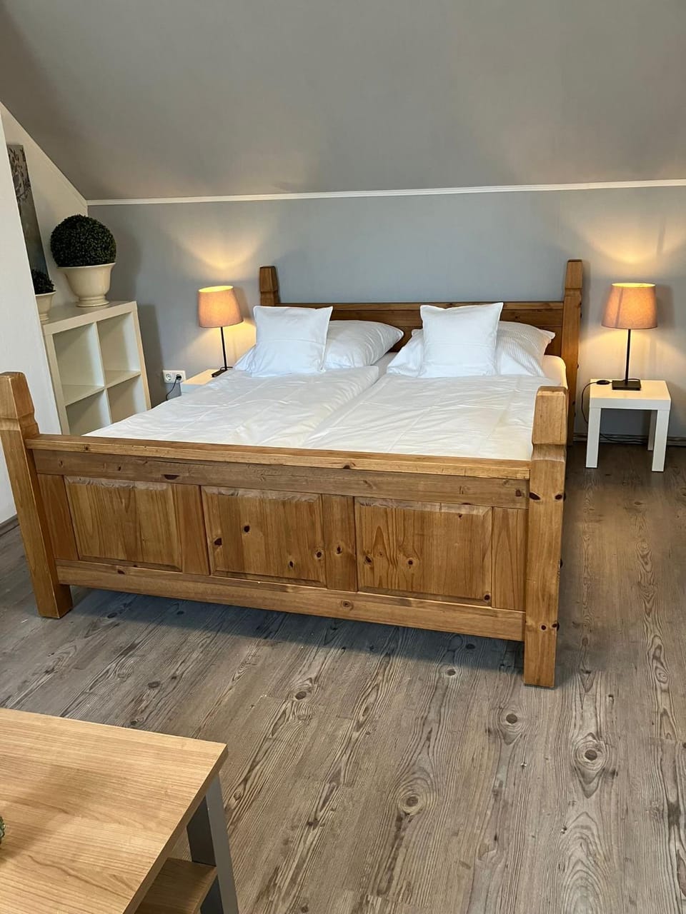 Photo of the whole room, Bedroom