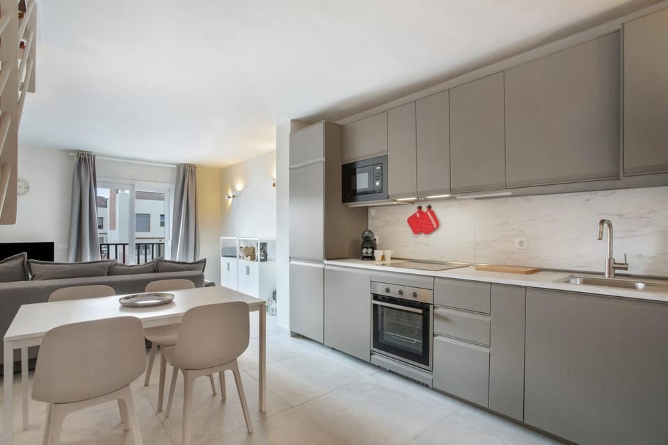 Property building, Kitchen or kitchenette, Living room