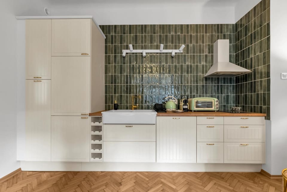 Kitchen or kitchenette, pet friendly, stove