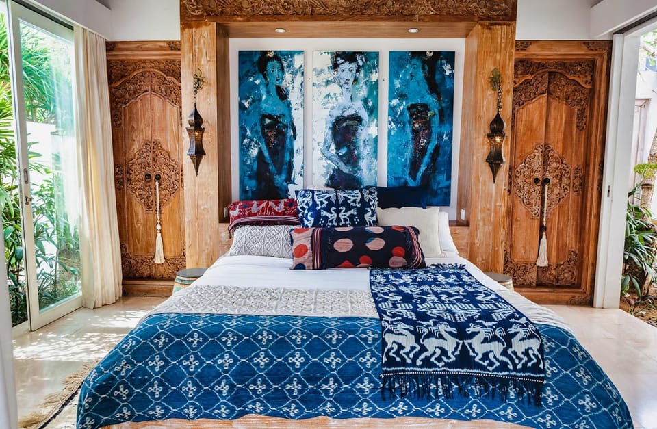 Bed, Day, Decorative detail, Bedroom