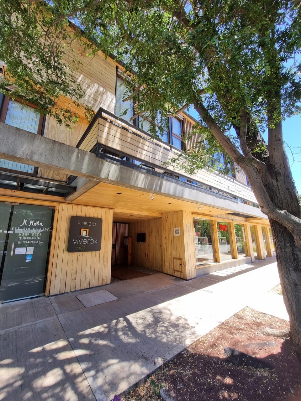 Property building, Facade/entrance, Off site