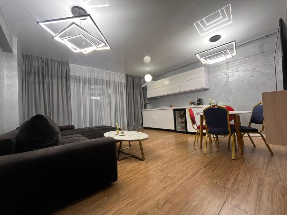 TV and multimedia, Living room, Seating area, air conditioner