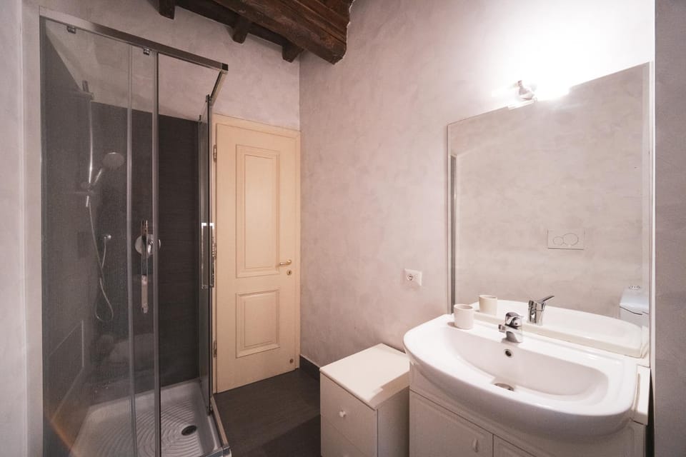 Shower, Bathroom, towels