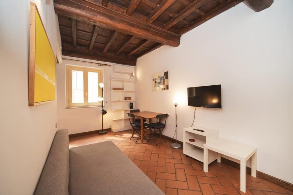 Trevi Fountain by BuddyRent Apartment in Rome