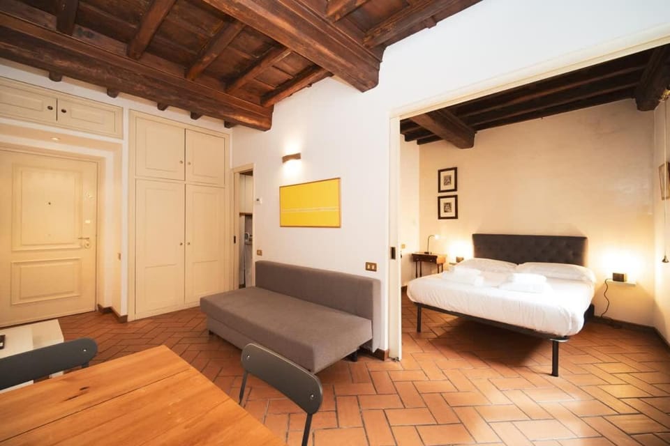 Trevi Fountain by BuddyRent Apartment in Rome