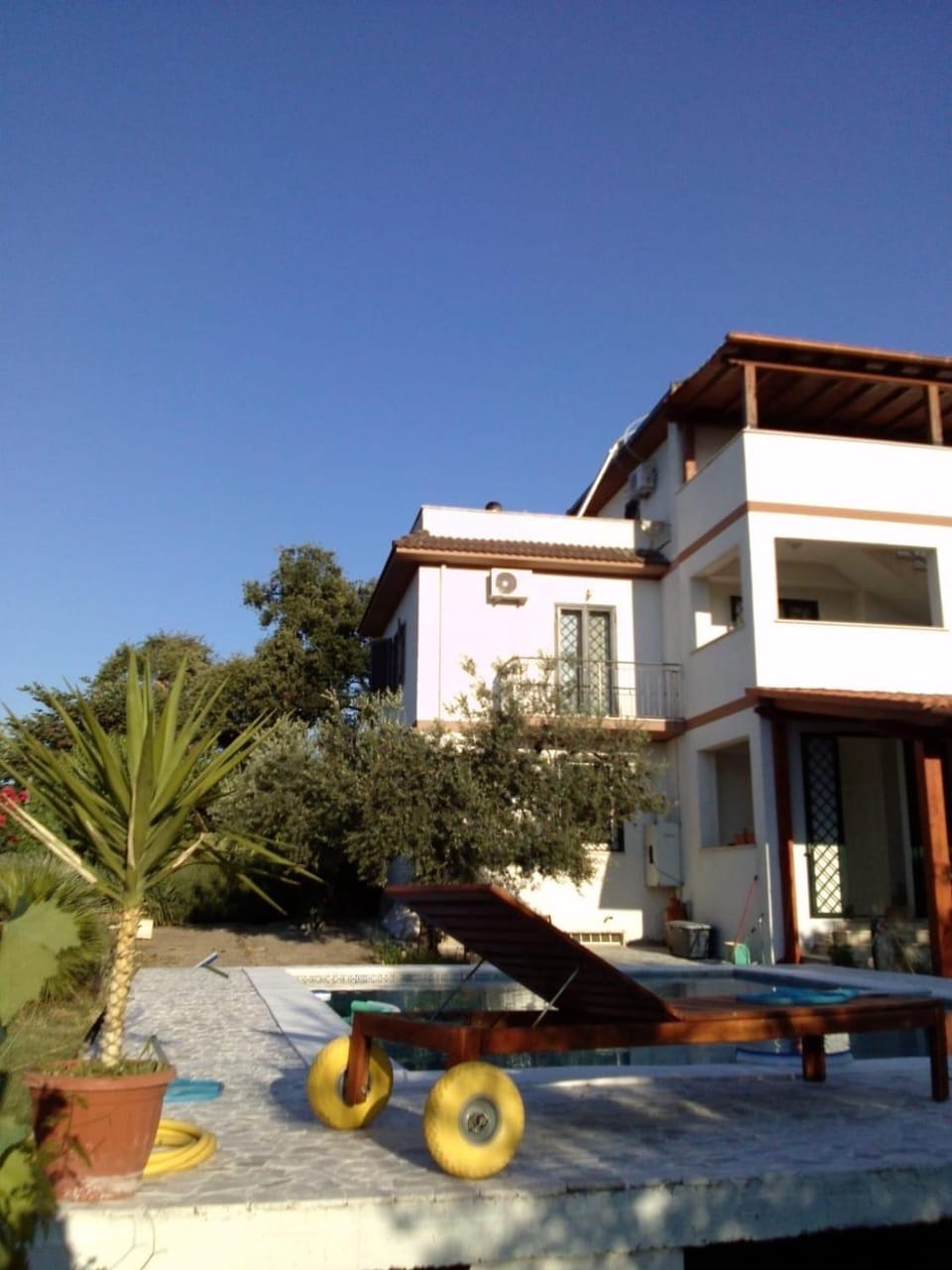 Property building, Balcony/Terrace