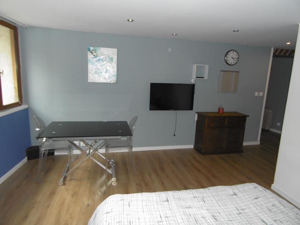 TV and multimedia, Dining area