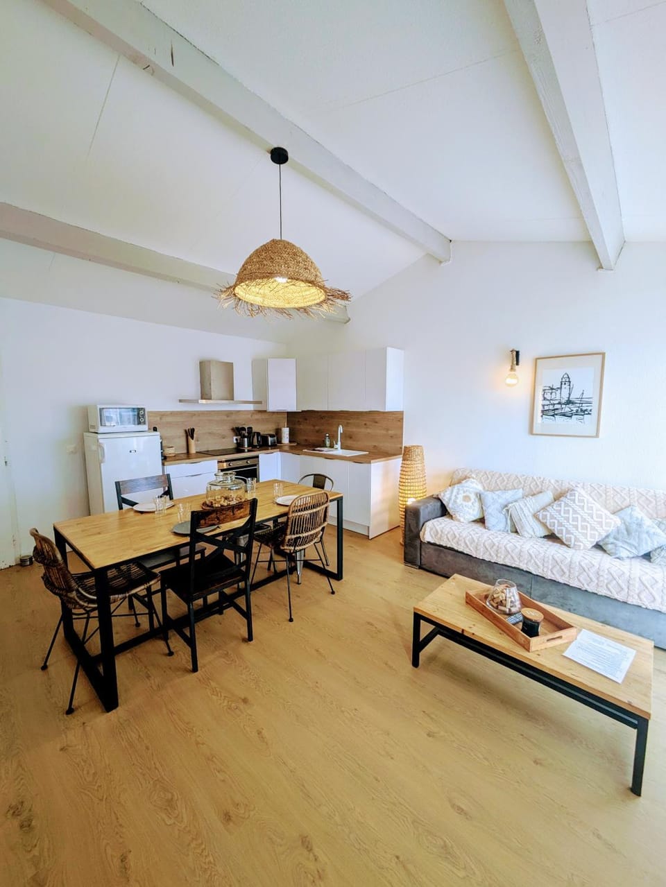 Living room, City view, stove, kitchen