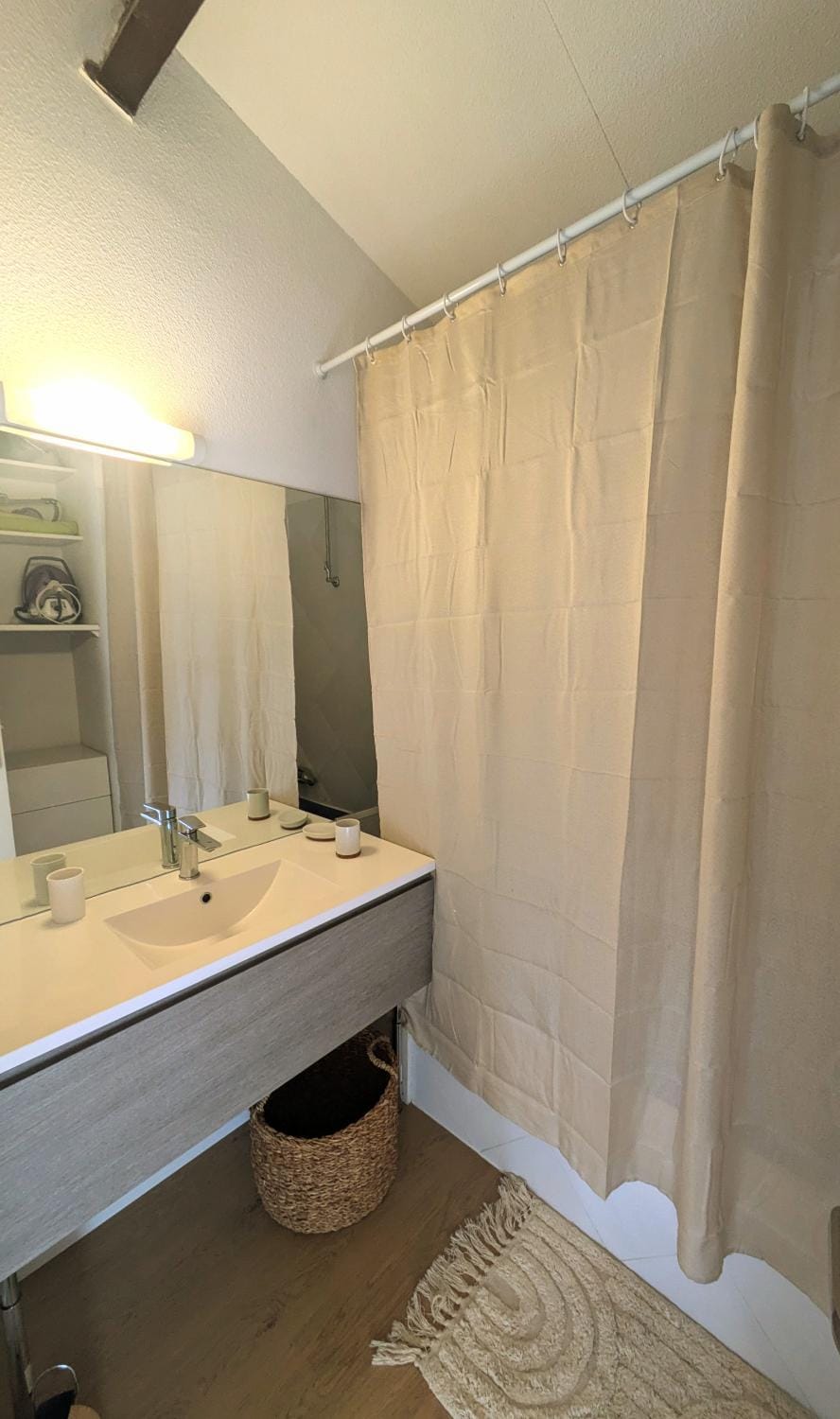 Bathroom, Bath