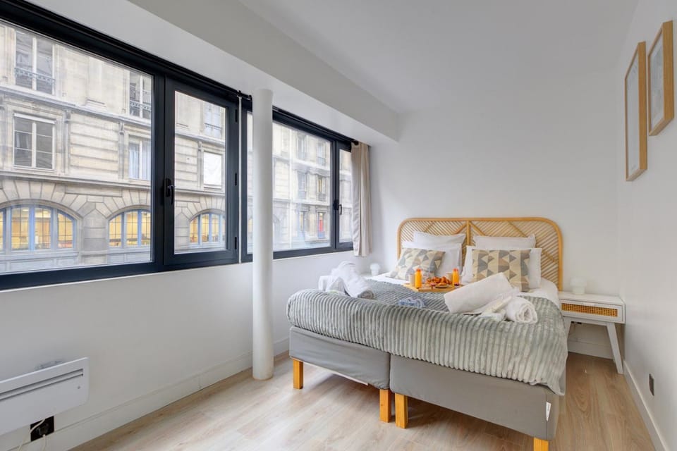 Bed, Photo of the whole room, towels