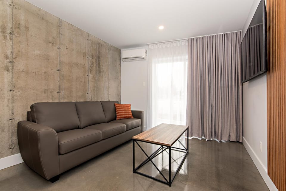 Communal lounge/ TV room, TV and multimedia, Living room
