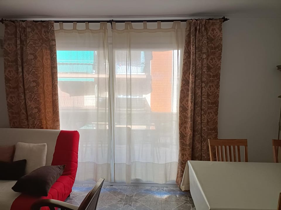 Apartamento cerca de la playa todo aire acondicionado Apartment in La Pineda