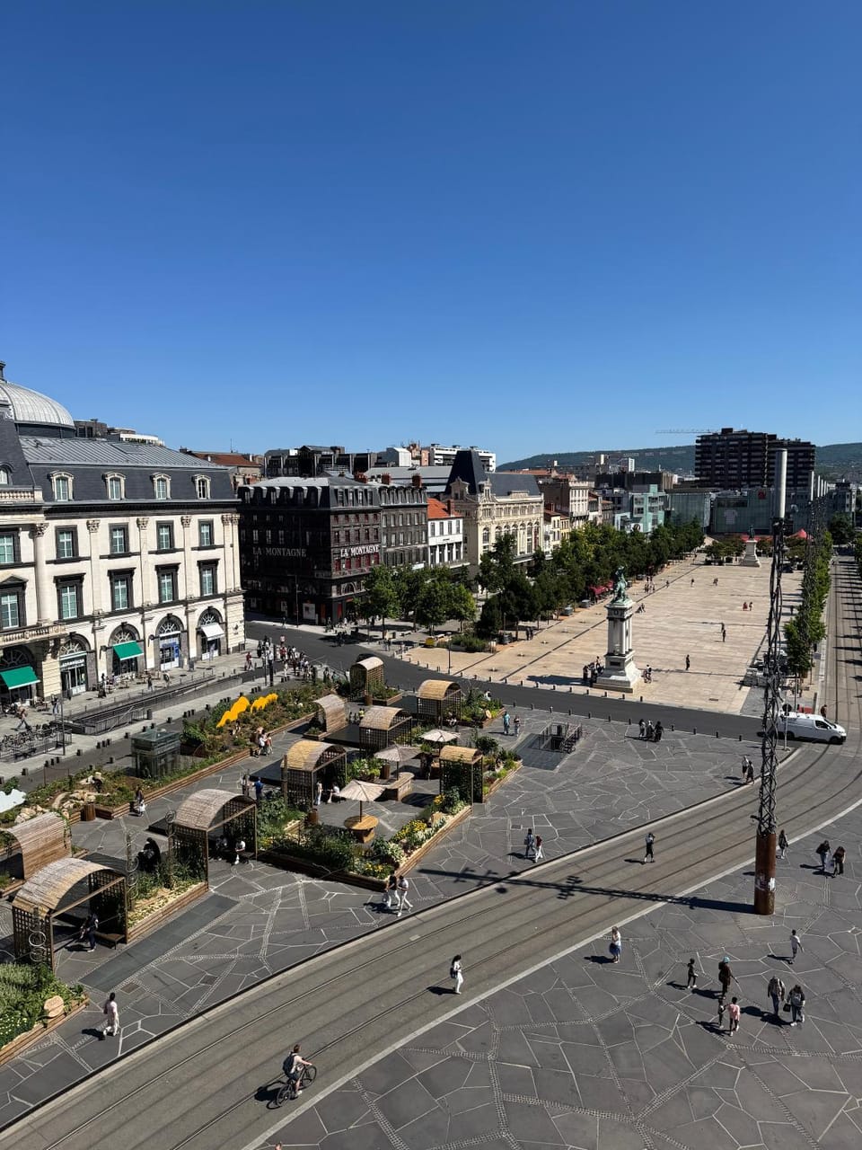 Balcony/Terrace, City view