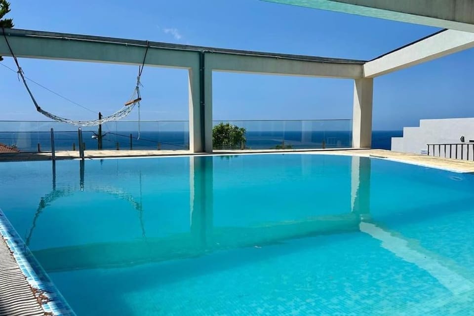 Sky T2, Vista Mar e Piscina em Varadouro, Faial Apartment in Azores District