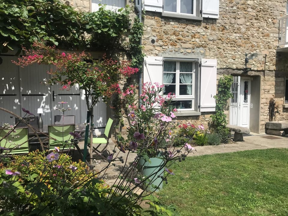La Manounière House in Île-de-France