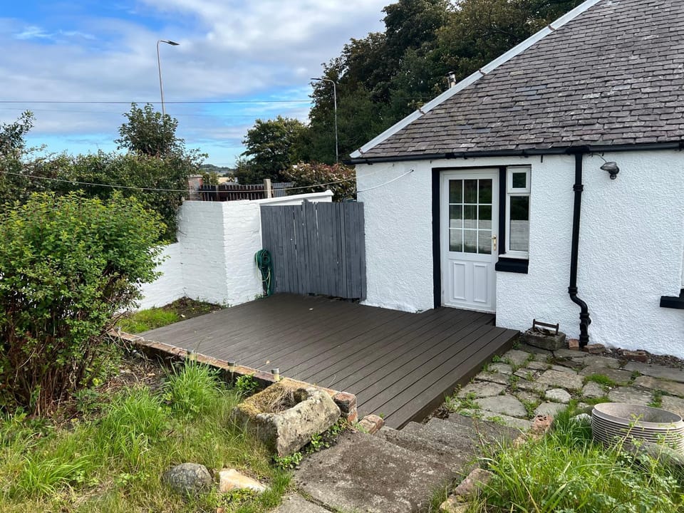 Gogarstone Cottage Apartment in Scotland