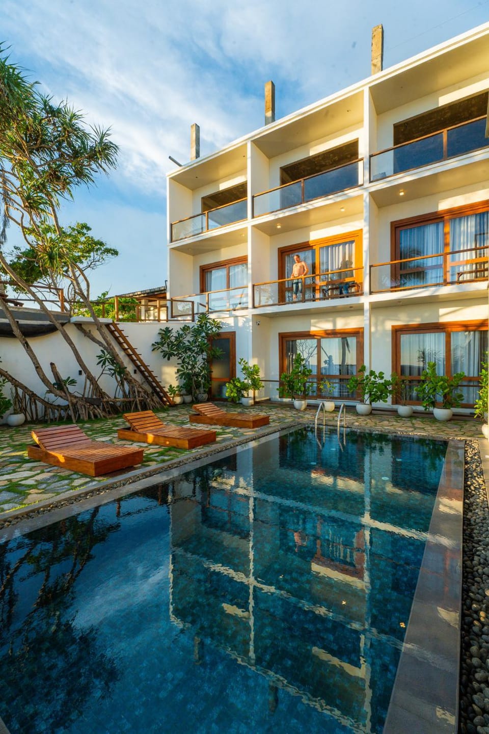 Day, Swimming pool