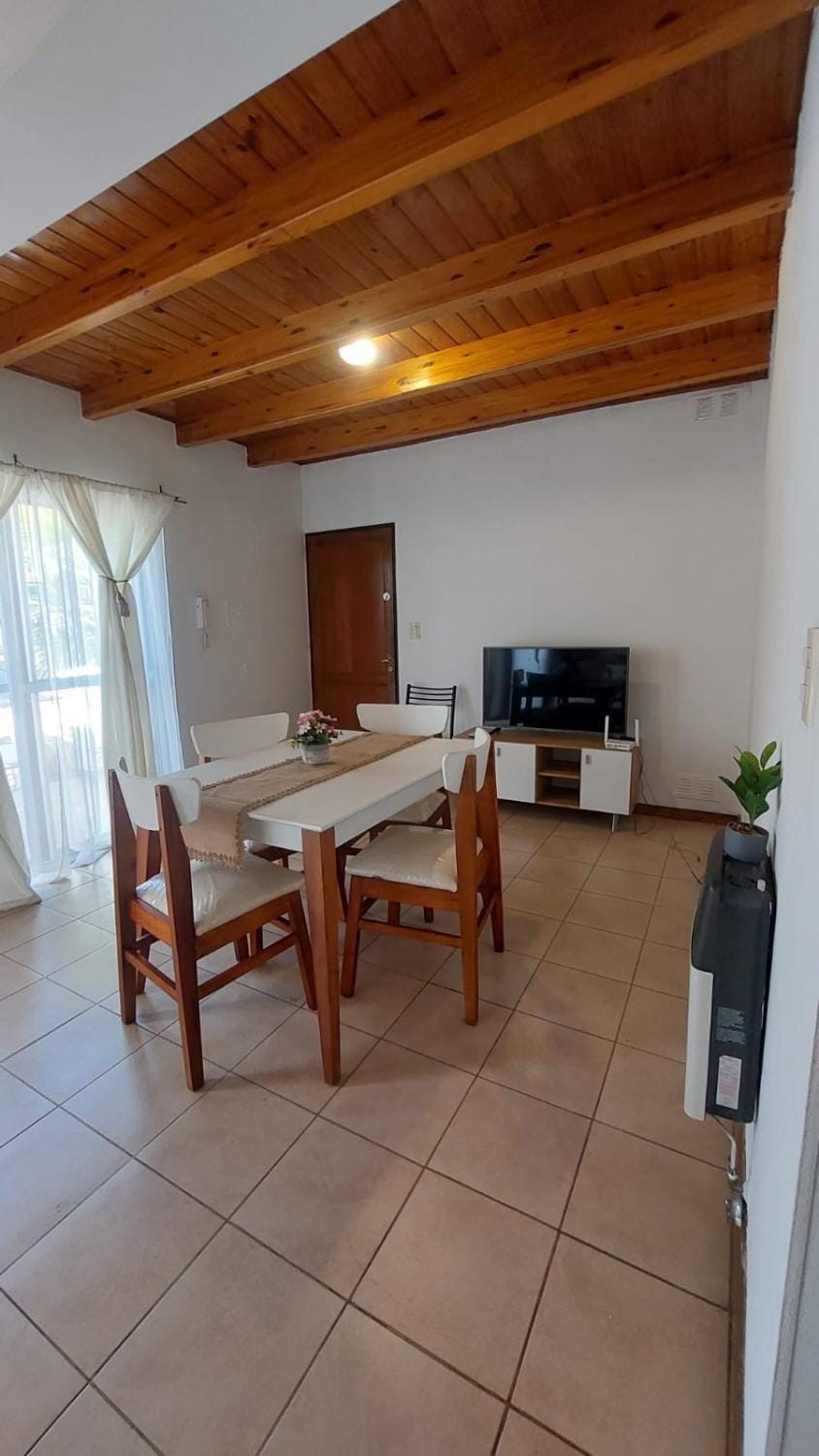 TV and multimedia, Dining area, heating, kitchen