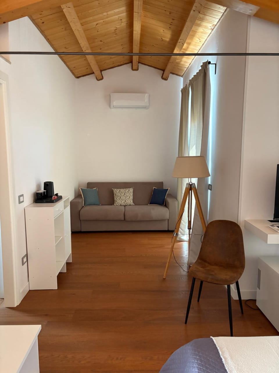 Seating area, Bedroom