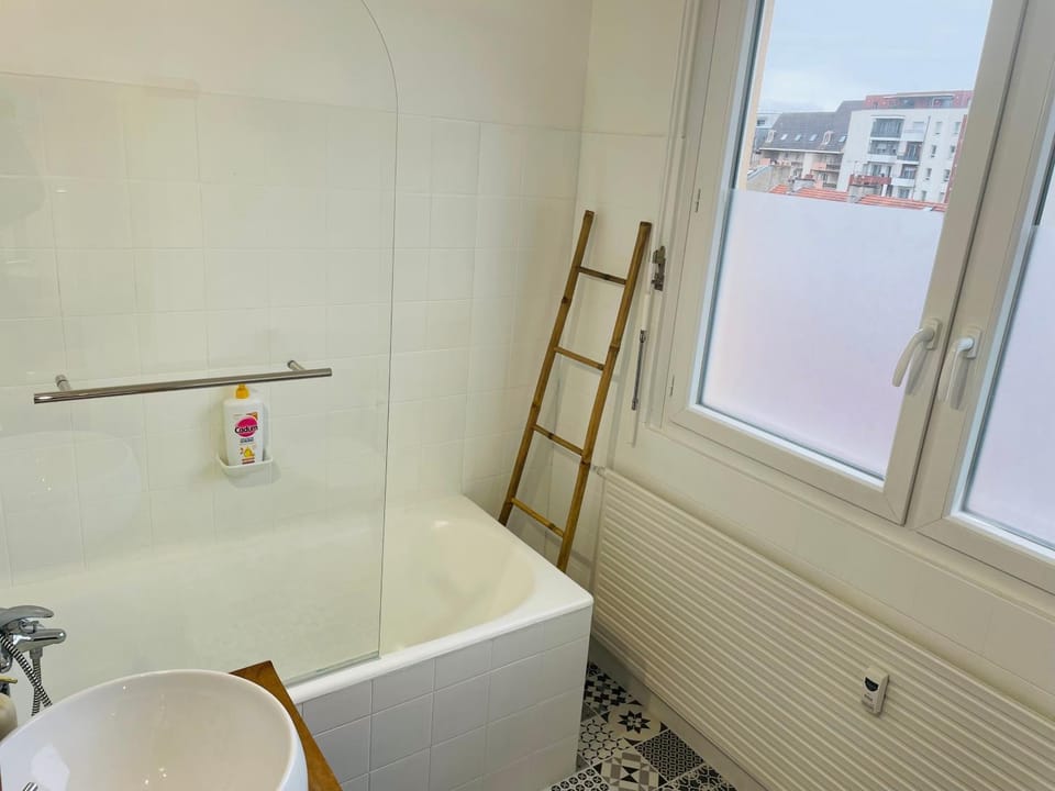 Studio centre-ville République Apartment in Dijon
