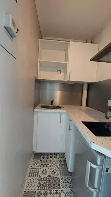 Studio centre-ville République Apartment in Dijon