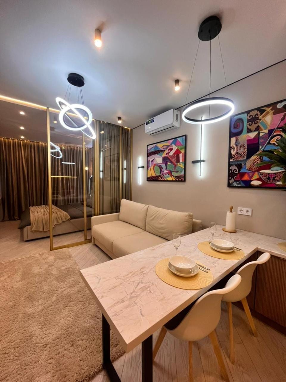 Living room, Seating area