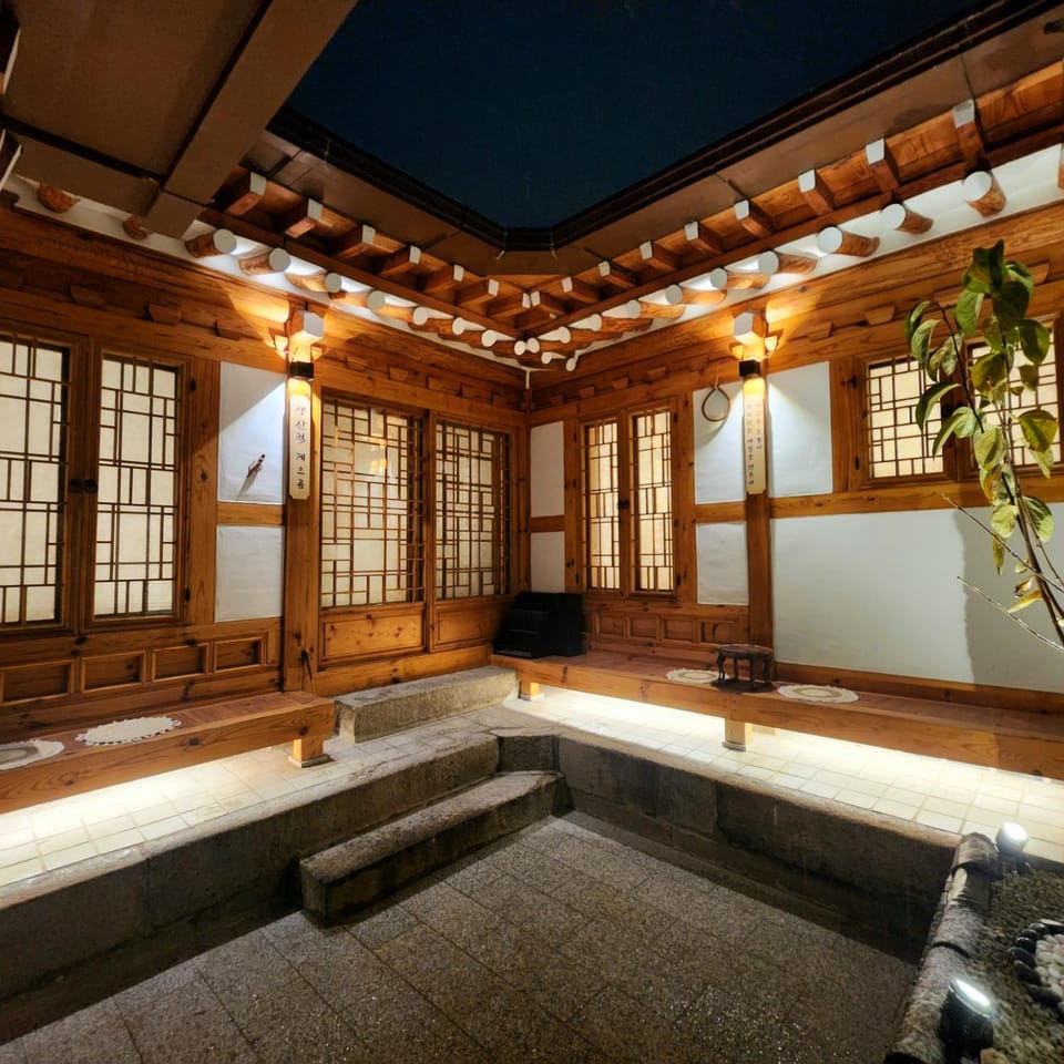 BukchonDami Where your rest Apartment in Seoul