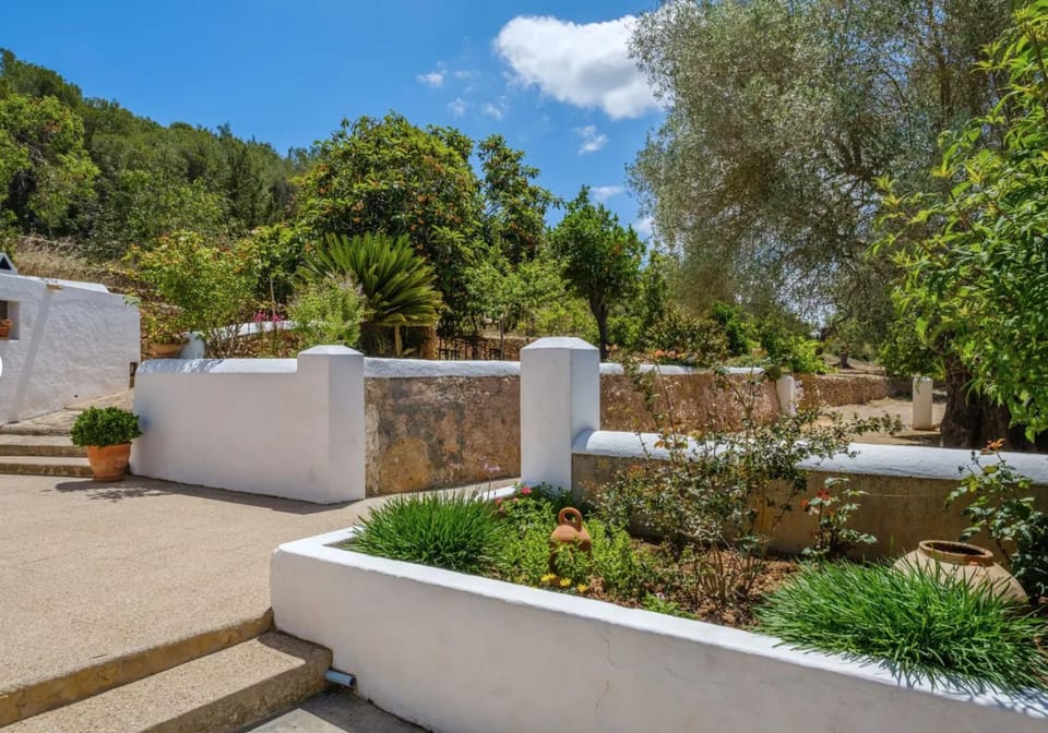 Property building, Garden